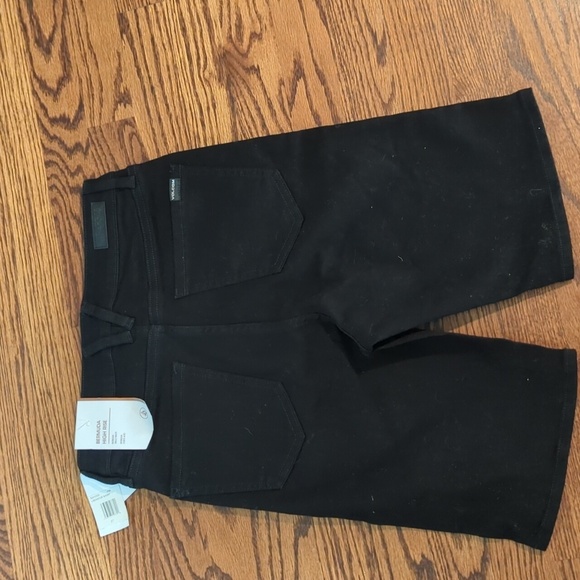 Volcom Black Denim Shorts Bermuda "Liberator" High Rise NWT Sz 27 - Picture 4 of 7